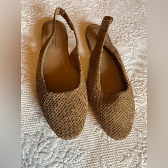 Pomme D’or Shoes - Pomme D’or caramel slingback flat. NWOT